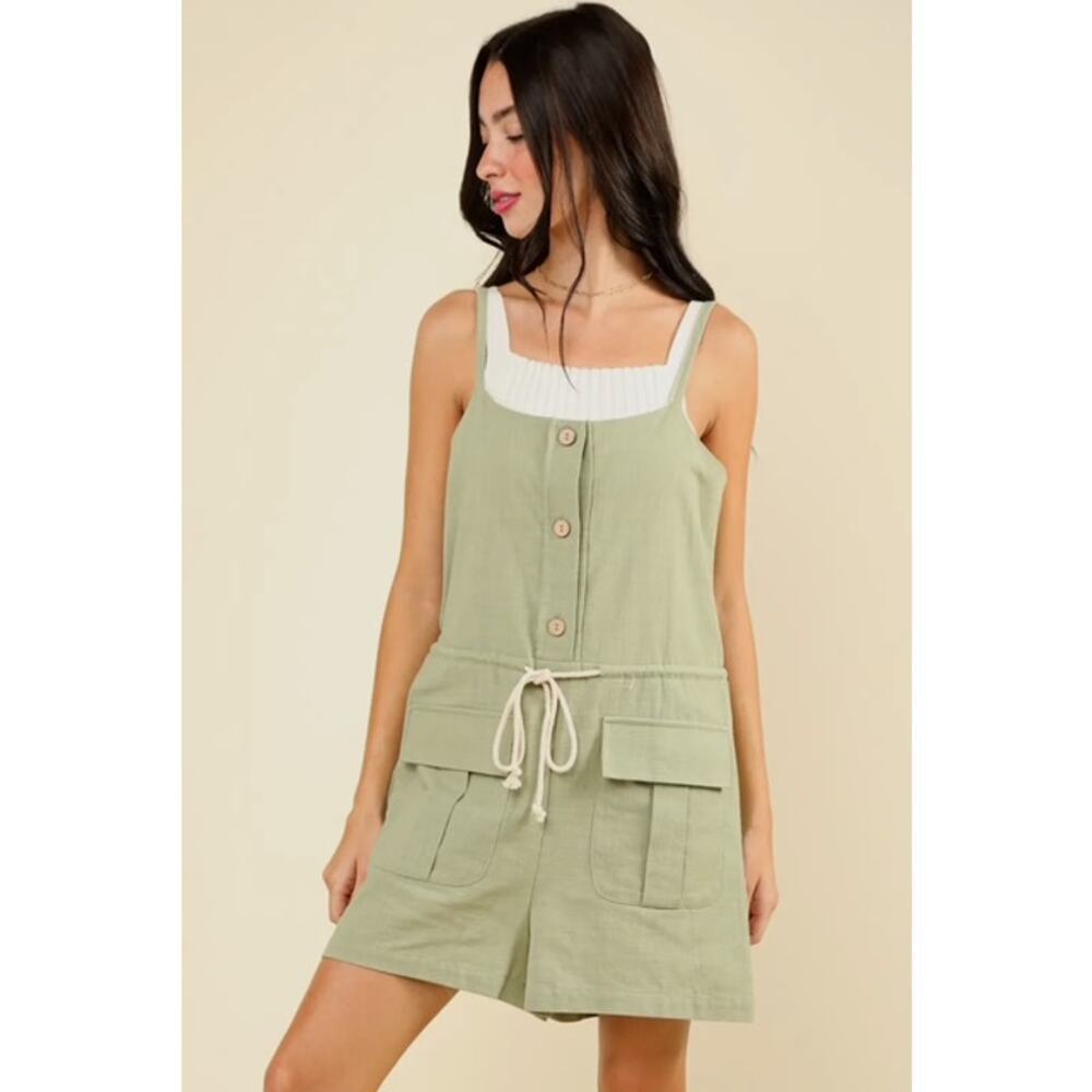 VERY J - BUTTON DOWN SOLID WOVEN ROMPER - Small